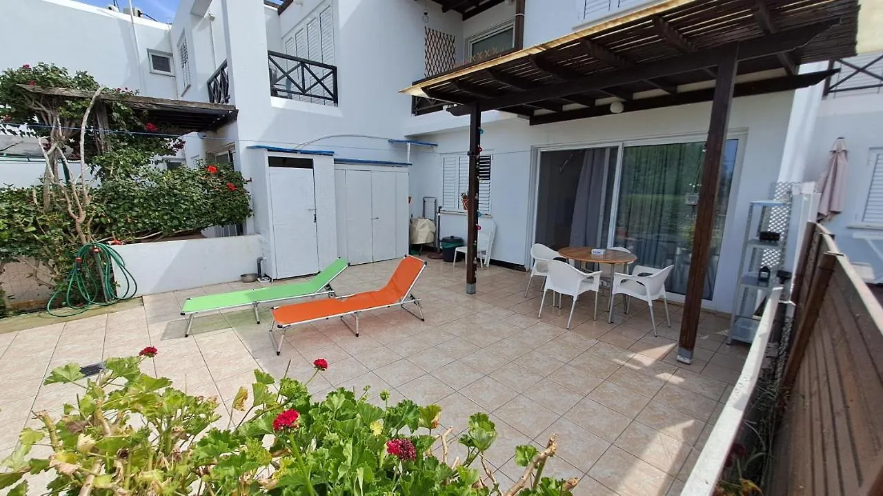 Yialos Cozy Beach House Apartment Larnaca Cyprus