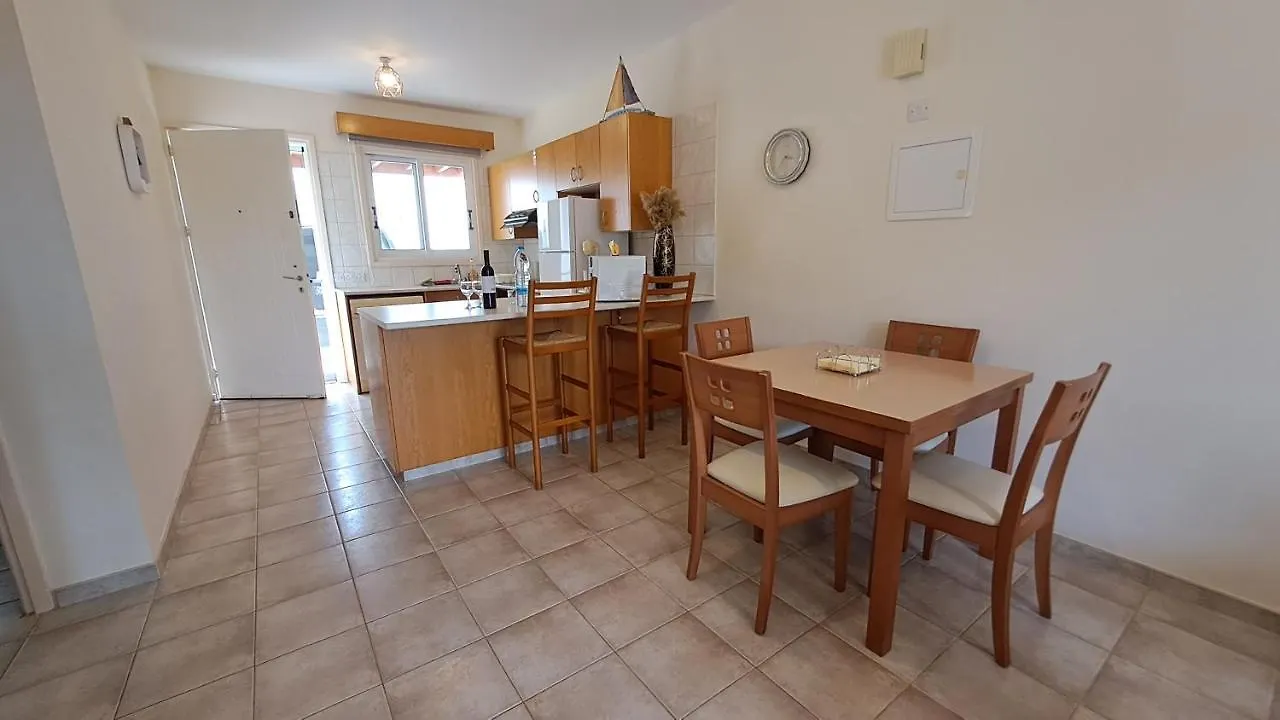 Yialos Cozy Beach House Apartment Larnaca 0*,