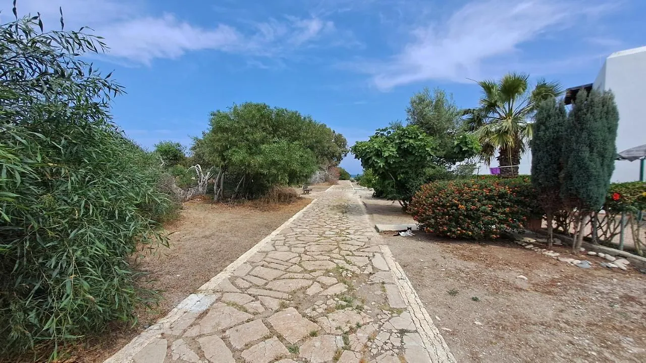 Yialos Cozy Beach House Apartment Larnaca