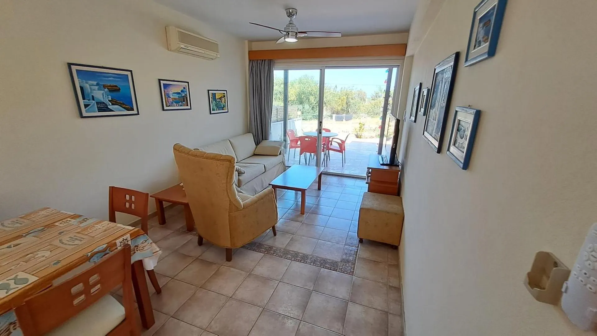 Yialos Cozy Beach House Apartment Larnaca Cyprus