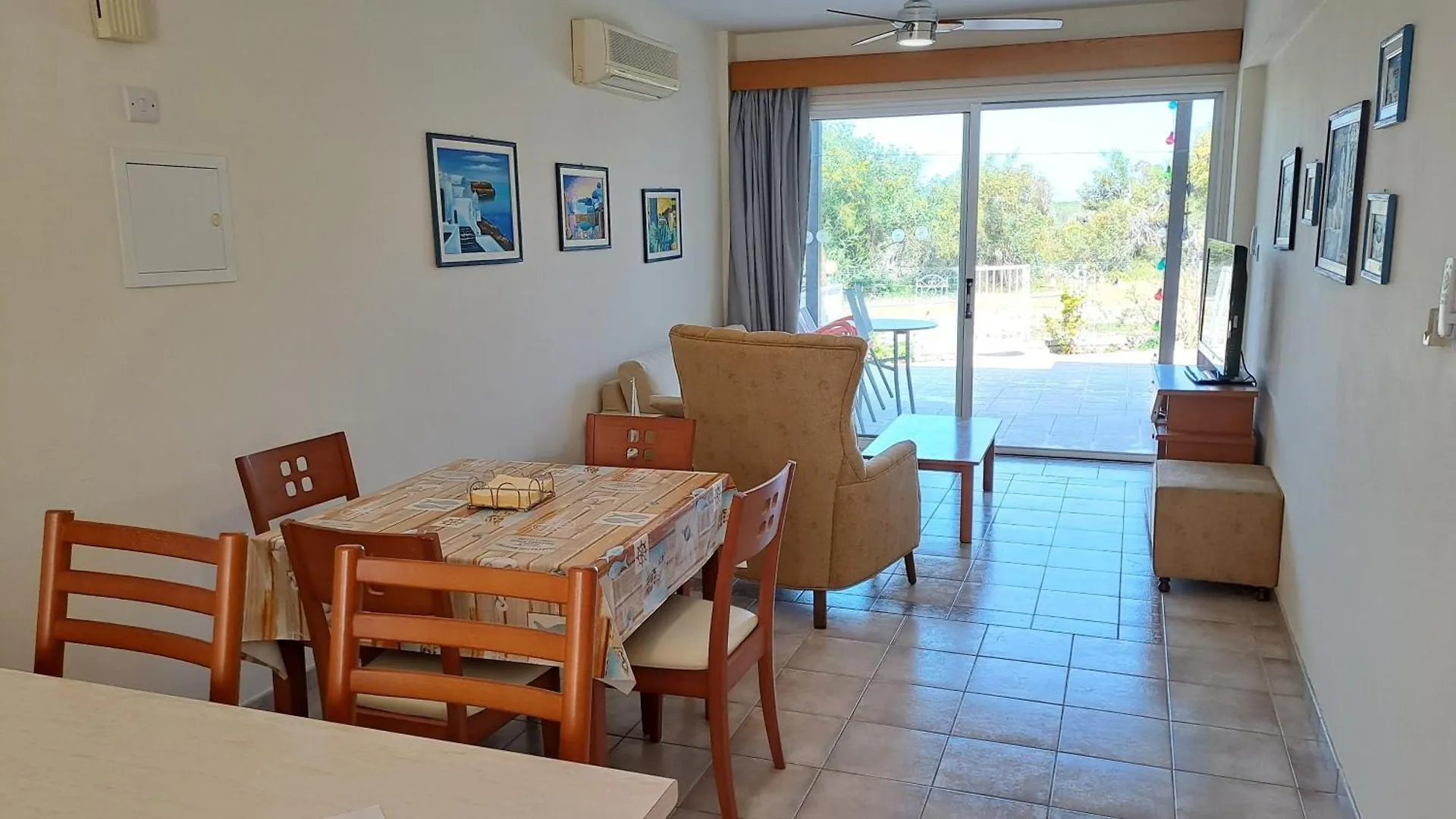 Yialos Cozy Beach House Apartment Larnaca Cyprus